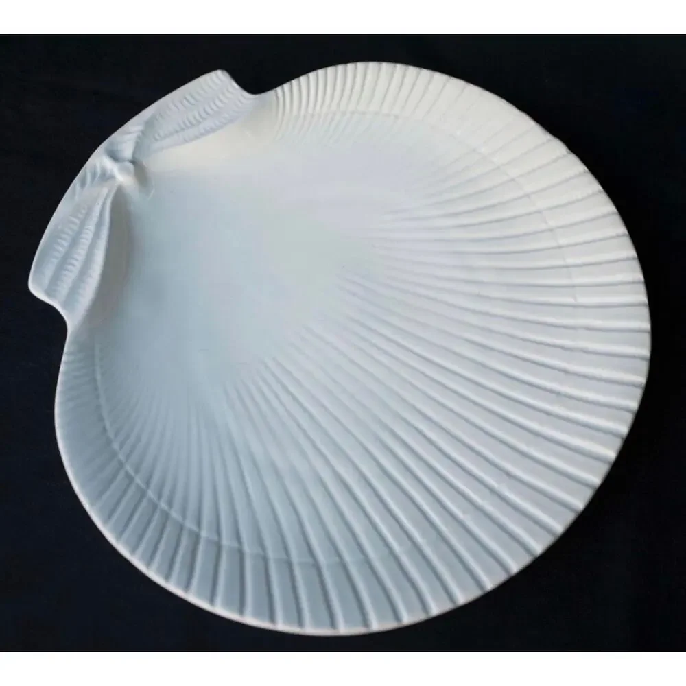 Tiffany & Co. White Scallop-Shaped 8
